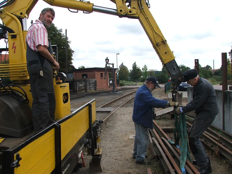 2009-09-30, Museumsbahn Weichenbau19.JPG